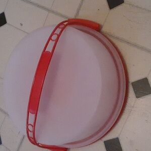 Tupperware pie taker/ carrier.